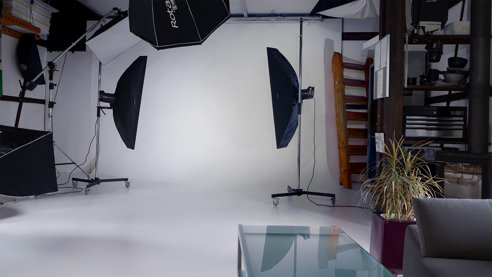 Fotostudio in Lichtensteig mit Blitzanlage und Hintergrund